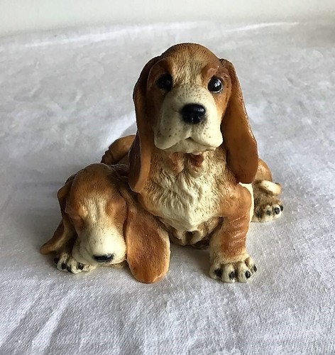 Vintage pair basset - vintage, of