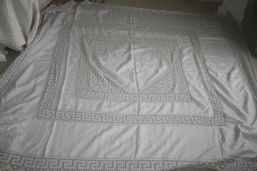 Lovely vintage linen bedspread - lovely,
