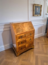 An Antique Style High Quality