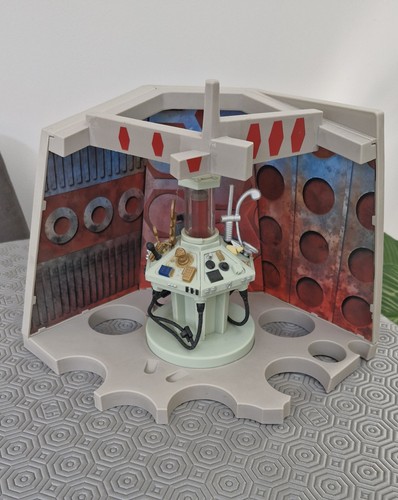 Doctor who junk tardis playset - junk,