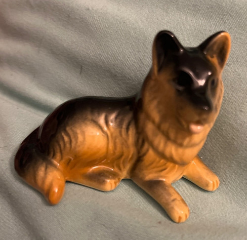 Cracker barrel german shepherd - barrel,