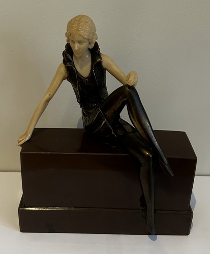 Vintage art deco - deco, seated