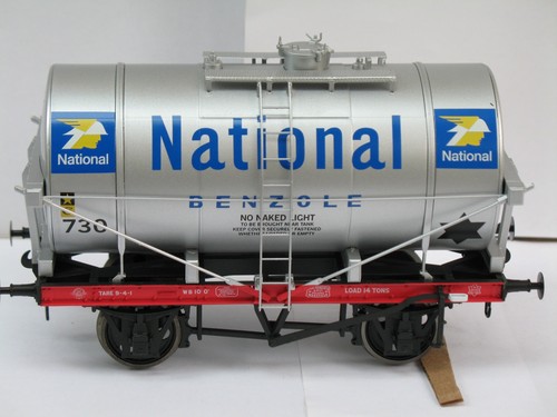 Dapol 14t tank wagon class - 14t, a