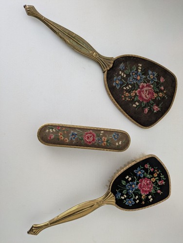 Vintage vanity set with - with, petit