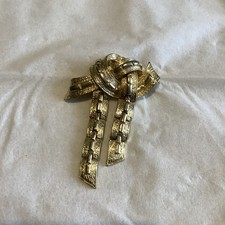 Vintage Signed Jewelcraft