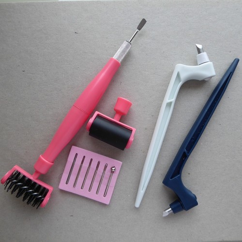 Die cutter ease - die, brush
