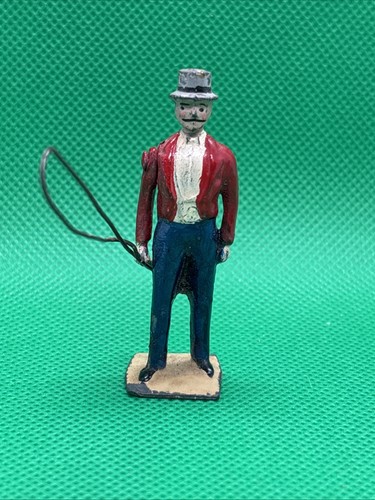 Britains mammoth circus lead - mammoth,