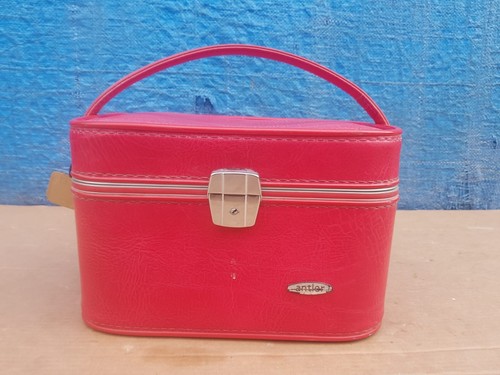 Red vintage antler vanity - antler, case