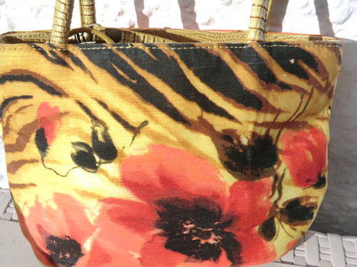 Small poppy pattern bag