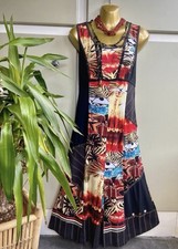 NWT Gorgeous PAUSE CAFE Stand