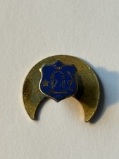 Small Antique Orange Order Royal Arch Purple Lapel Badge.