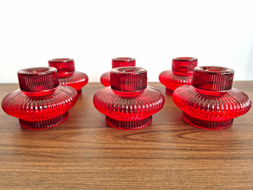 Set red ribbed glass tea - of,