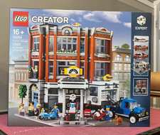 LEGO 10264 Corner Garage