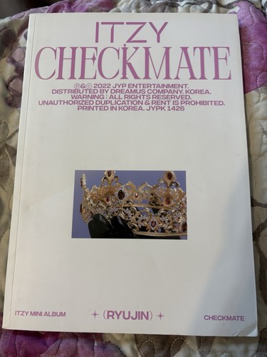Itzy checkmate mini - itzy,
