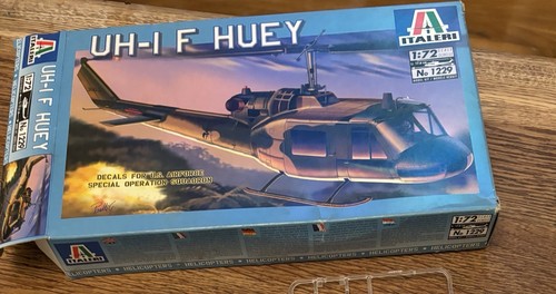 Italeri model helicopter - model, kit