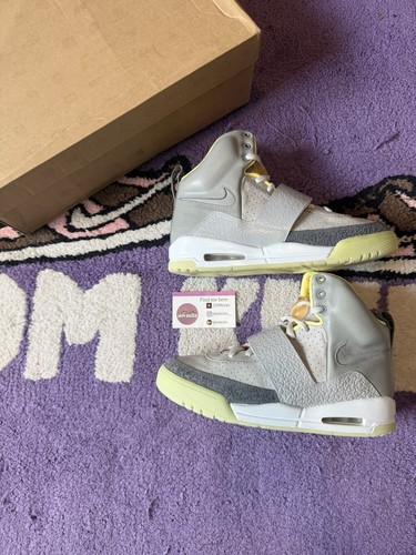 Size brand new nike - 9.5,