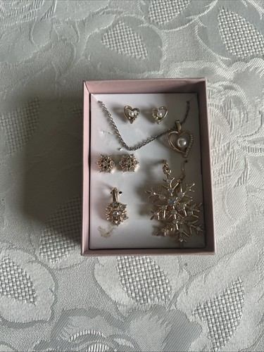 Avon christmas jewellery - avon,