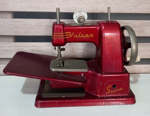 Red vintage vulcan sawing - red,