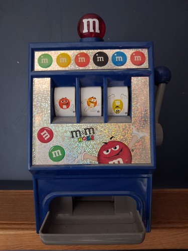 World slot machine candy - m&m's,