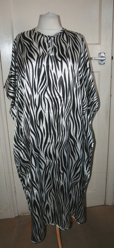 Size black white - 22/24,