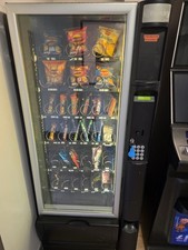 Snakky Vending Machine. Cash