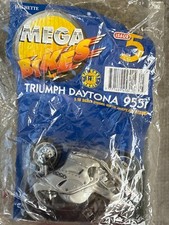 Mega Bikes Die-Cast 1:18 Model - Triumph Daytona 955i issue 5 with stand and mag