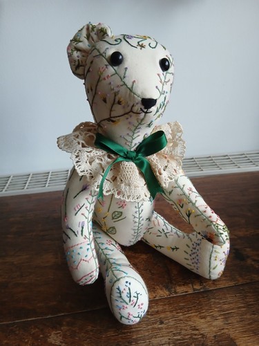 Handmade embroidered jointed - ,