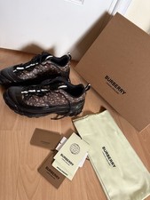 Burberry  Arthur Check