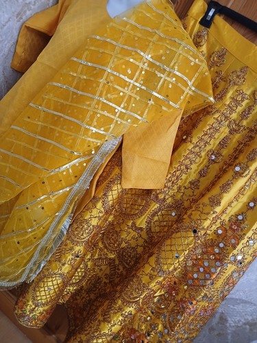 Piece yellow mendhi - piece,