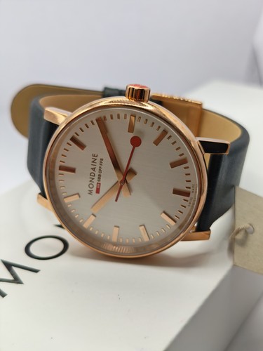New mondaine rose gold tone - gold,
