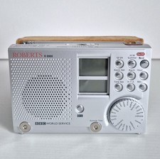 Roberts R9968 Travelling Lite PLL World Band Radio with Leather Cover