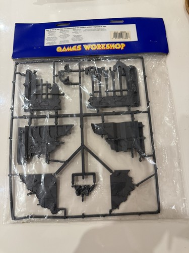 Warhammer 40k gothic building - warhammer,