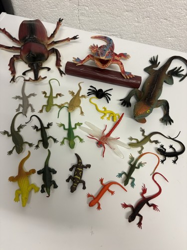 Bundle plastic toy bugs - 20,