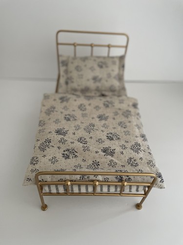 Maileg gold bed with pillow - pillow,