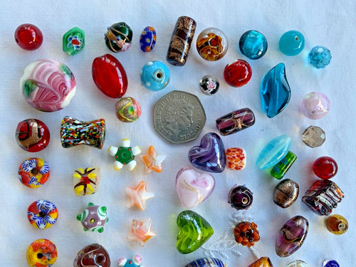 Over 270g glass beads - , 85
