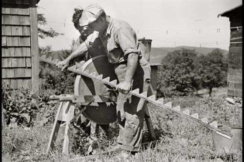Sharpening knife old mowing - sharpening,