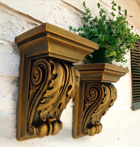 Pair oak leaf - leaf, corbels