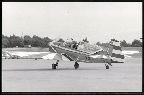 Photograph airplane - of, an