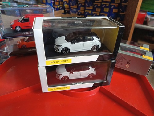Boxed model minichamps - model,