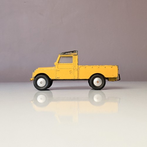 Early version corgi toys land - version,