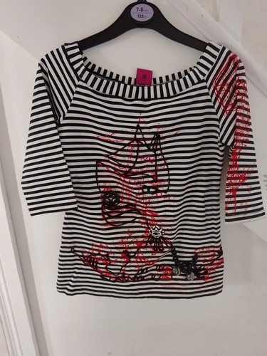 Save the queen striped graphic - save,