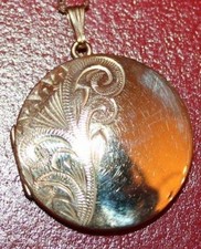 Lovely Engraved  Round 9ct