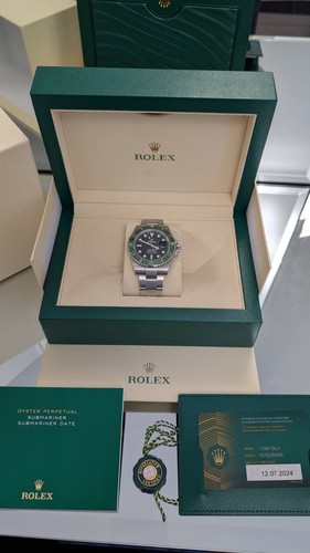Rolex submariner date 126610lv - rolex,