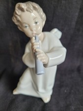 Lladro Angel Playing Flute. No. 4540. Excellent Condition.  No Box,  No Damage