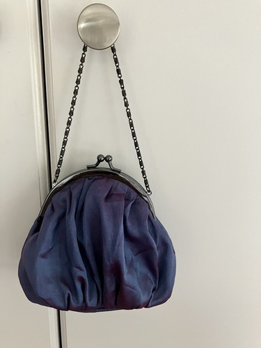 Shimmery purple blue - no, 7