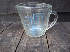 Vintage Pyrex 1 pint Measuring