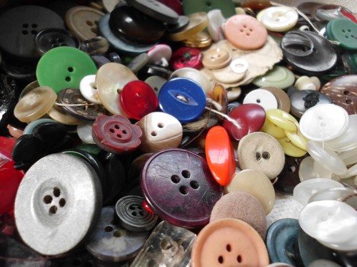 Mixed age buttons macfarlane - age,
