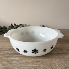Pyrex Vintage White & Black