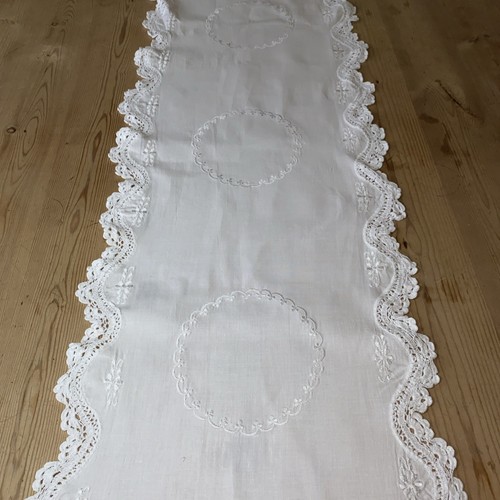 Large vintage lace - large, edged