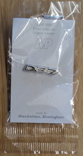 Aston martin db7 enamel pin - aston,